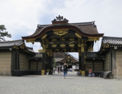 Das Kara-mon Tor im Nijō-jō Castle.