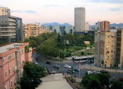 Blick vom Hotelzimmer auf die Stadt.
