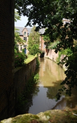 Kleiner Kanal in der Stadt.