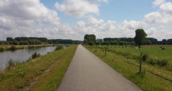 Gemütlich an der Gracht entlang.