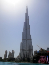... der höchste Wolkenkratzer: Burj Khalifa.