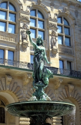 Der Hygieia-Brunnen im Rathaushof.