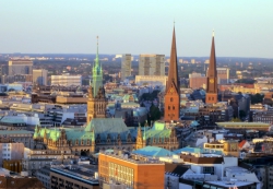 Das Rathaus vom Turm der St.-Michaelis-Kirche.