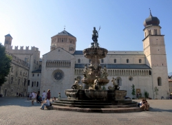 Dom und Neptunbrunnen.