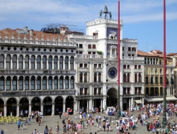 Torre dell'Orologio am Markusplatz.