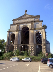 Unfertige Kirche in Brendola.
