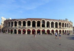 Arena von Verona (außen).
