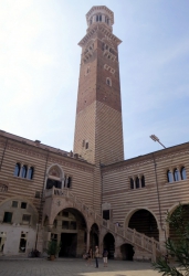 Torre dei Lamberti.
