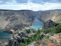 Blick auf den Zrmanja vom Winnetou-Lager Pueblo.