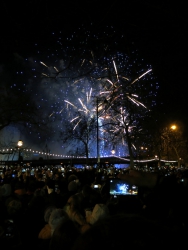 Silvester-Feuerwerk am London Eye.