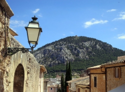 Aussicht auf Santuari de la Mare de Déu del Puig.