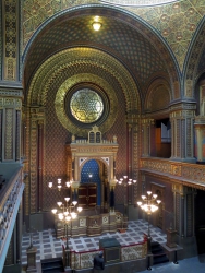 Im Inneren der spanischen Synagoge.