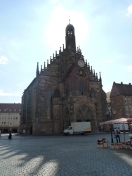 tag04_bild01_frauenkirche_nuernberg