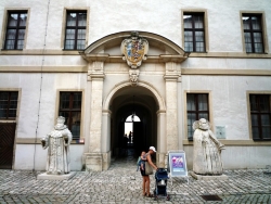 tag06_bild03_neuburg_schloss