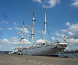 Die Gorch Fock I im Stralsunder Hafen.