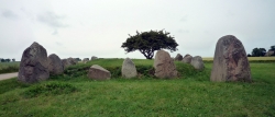 Großsteingrab Riesenberg bei Nobbin.