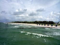 Die stürmische Ostsee in Zingst.