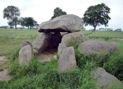 Urdolmen bei Neu Gaarz.