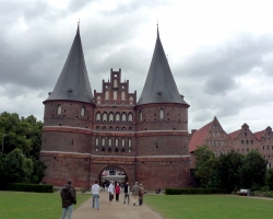 Das Holstentor in Lübeck.