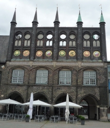 Gotikfassade des Lübecker Rathauses.