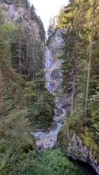 Der untere Martuljek-Wasserfall (Spodnji Martuljkov slap)