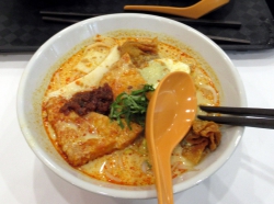 Das Nationalgericht Singapurs – Laksa.