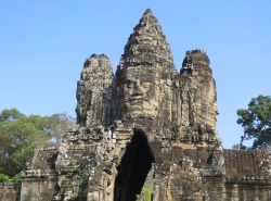 Das Südtor von Angkor Thom.