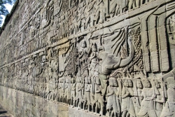 Relief an der Terrasse der Elefanten.