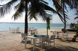 Frühstück am Strand von Hulhumalé.